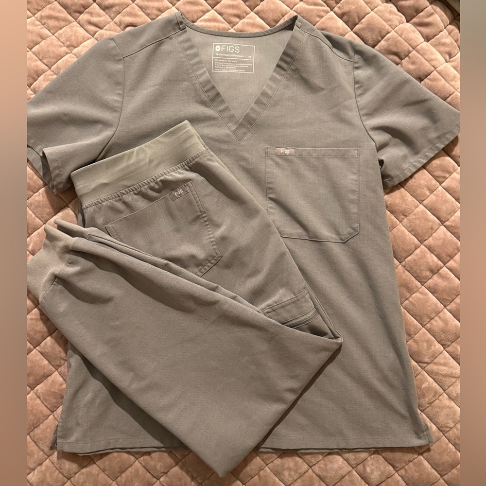 Figs Gray Scrub Set